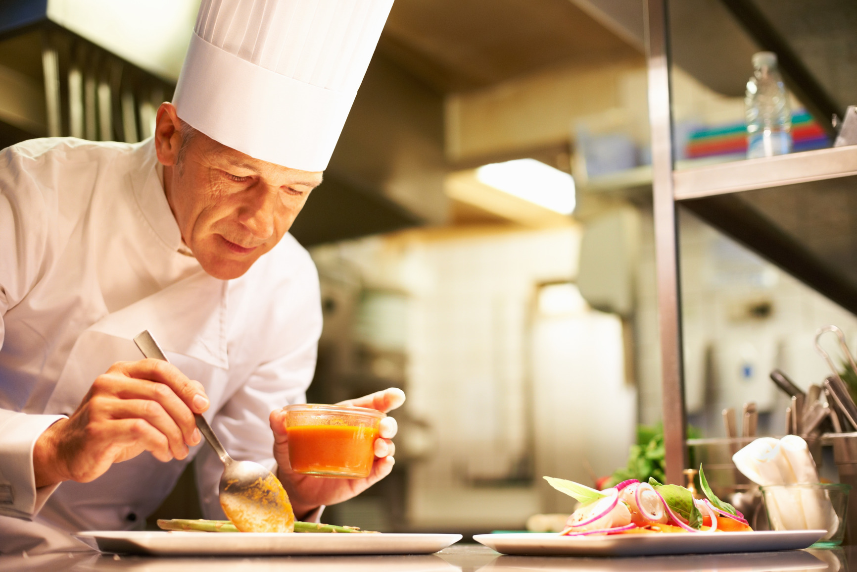 What’s The Difference Between A Great Home Cook & A Pro Chef?