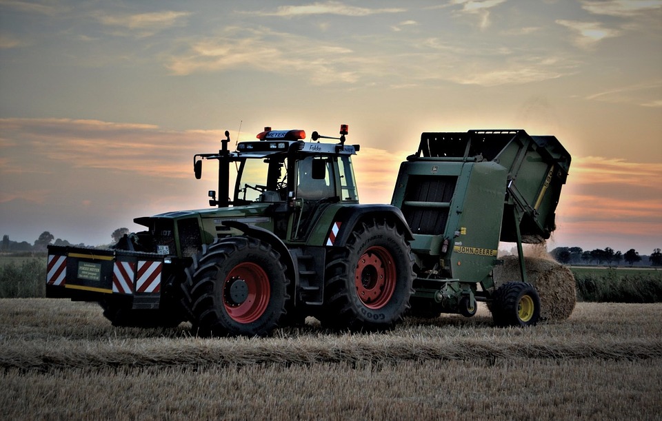 Equipment Focus: John Deere 6230 Tractor