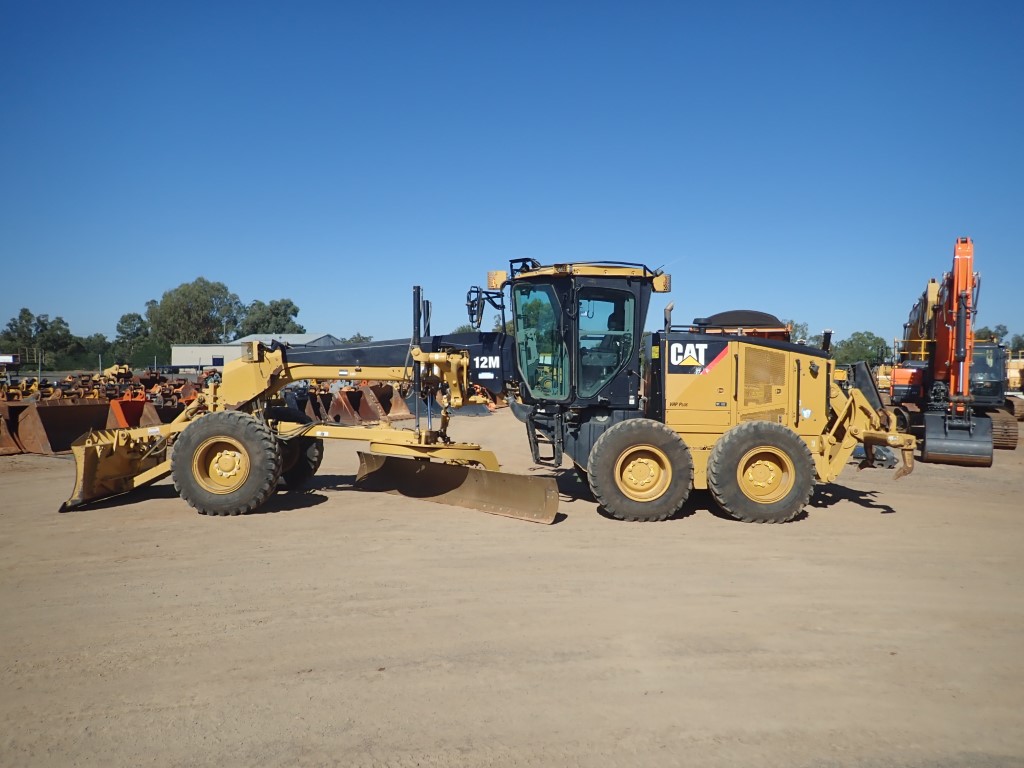 Caterpillar 12M Grader Equipment Focus