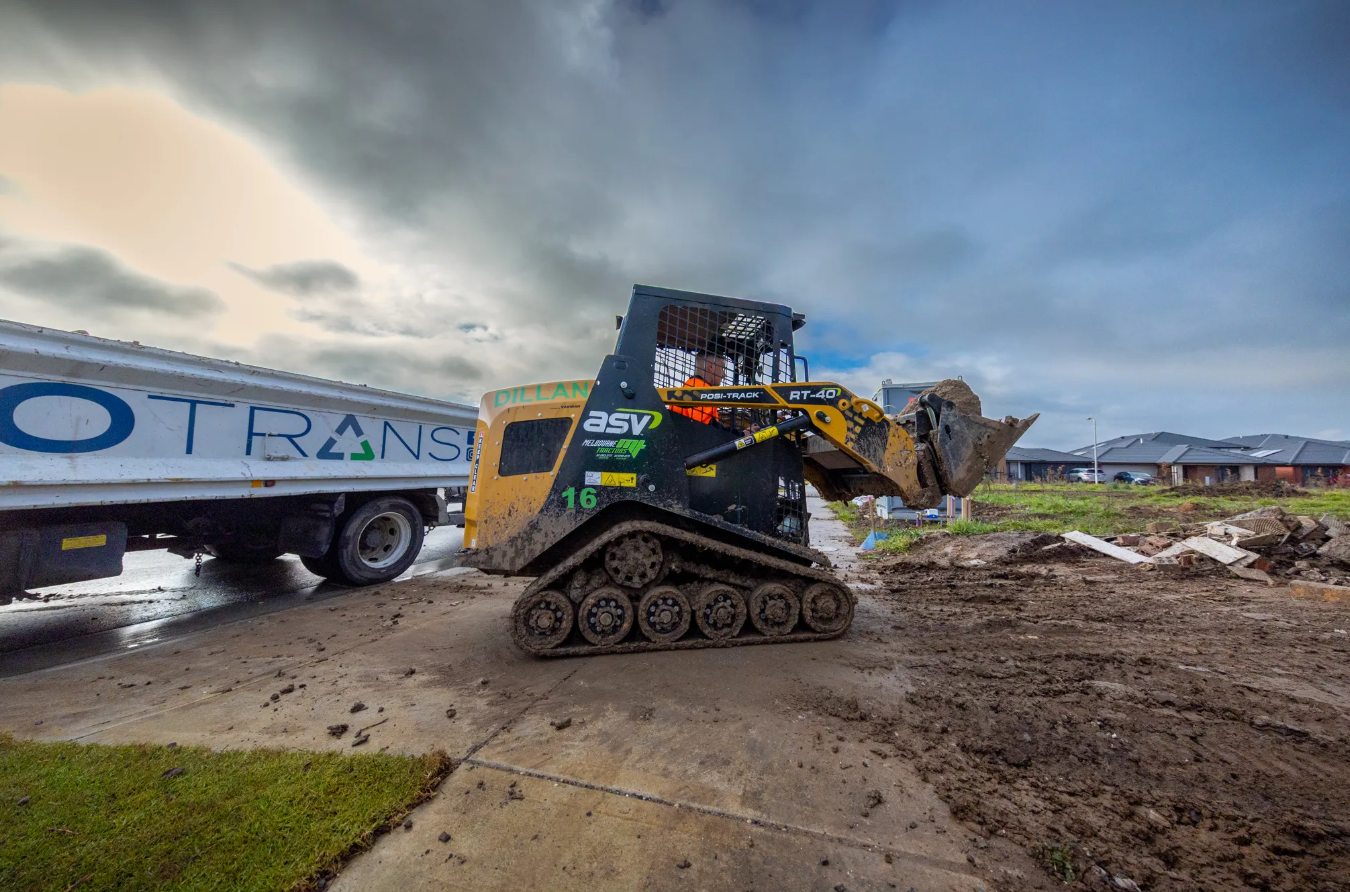 From One RT-30 to 17 Posis — How Ecotrans Nails Site Cleans with Melbourne Tractors
